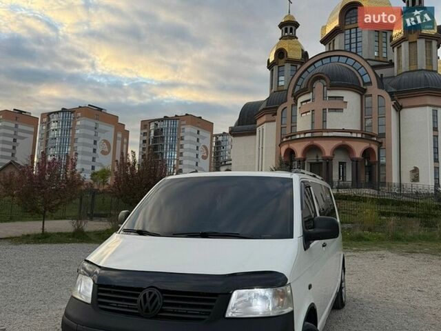 Белый Фольксваген Transporter, объемом двигателя 1.9 л и пробегом 357 тыс. км за 9400 $, фото 1 на Automoto.ua