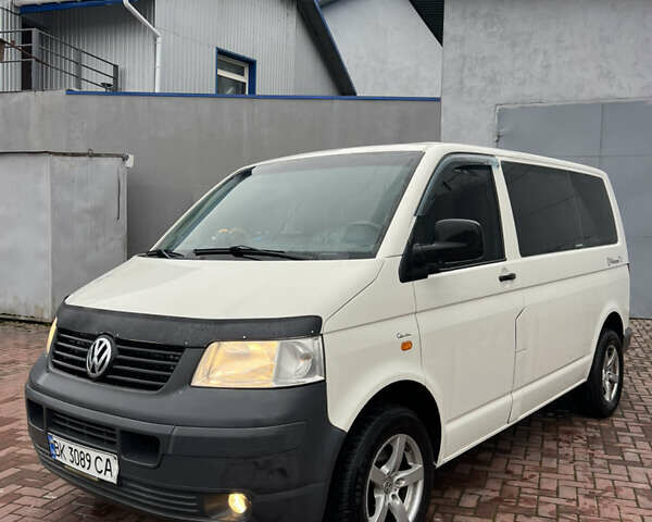 Белый Фольксваген Transporter, объемом двигателя 2.5 л и пробегом 319 тыс. км за 7899 $, фото 1 на Automoto.ua