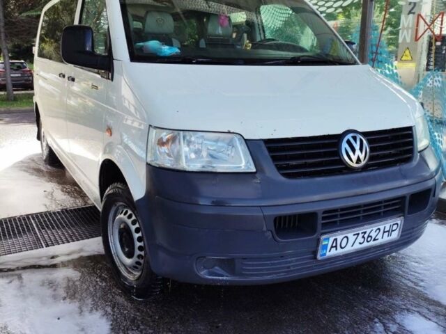 Білий Фольксваген Transporter, об'ємом двигуна 2.5 л та пробігом 360 тис. км за 8161 $, фото 1 на Automoto.ua