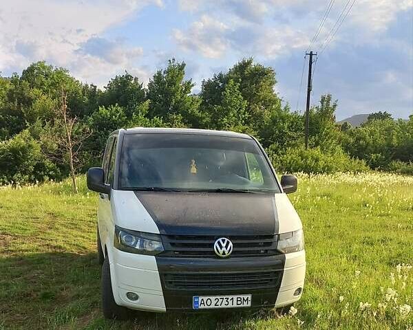Белый Фольксваген Transporter, объемом двигателя 2.5 л и пробегом 286 тыс. км за 8300 $, фото 1 на Automoto.ua