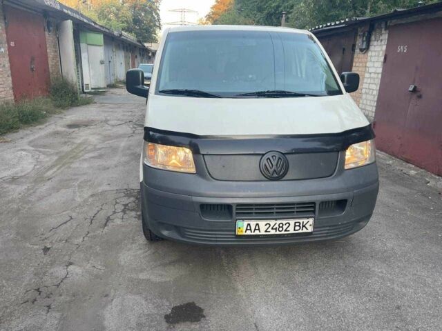 Белый Фольксваген Transporter, объемом двигателя 2.5 л и пробегом 3 тыс. км за 8000 $, фото 1 на Automoto.ua