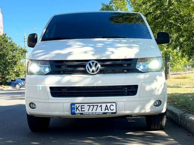 Белый Фольксваген Transporter, объемом двигателя 1.9 л и пробегом 303 тыс. км за 8999 $, фото 1 на Automoto.ua