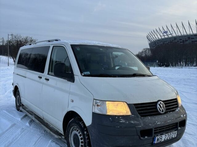 Белый Фольксваген Transporter, объемом двигателя 2.5 л и пробегом 236 тыс. км за 3500 $, фото 1 на Automoto.ua