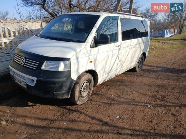 Білий Фольксваген Transporter, об'ємом двигуна 2.5 л та пробігом 400 тис. км за 5000 $, фото 1 на Automoto.ua