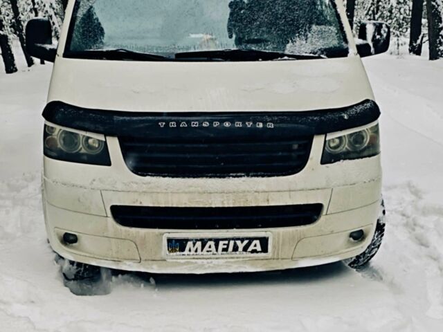 Белый Фольксваген Transporter, объемом двигателя 2.46 л и пробегом 355 тыс. км за 8000 $, фото 1 на Automoto.ua