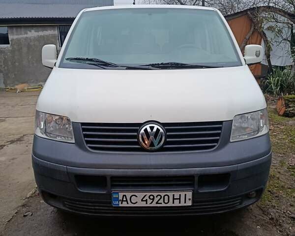 Білий Фольксваген Transporter, об'ємом двигуна 1.9 л та пробігом 360 тис. км за 8500 $, фото 1 на Automoto.ua