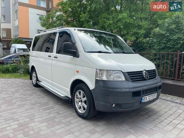 Білий Фольксваген Transporter, об'ємом двигуна 2.46 л та пробігом 281 тис. км за 11800 $, фото 1 на Automoto.ua