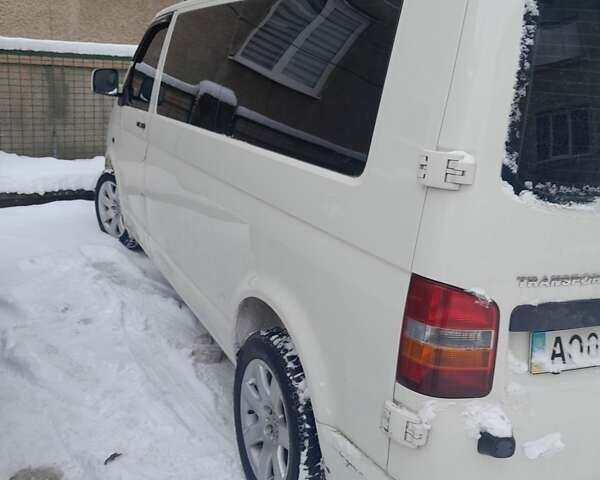 Білий Фольксваген Transporter, об'ємом двигуна 2.5 л та пробігом 334 тис. км за 8200 $, фото 1 на Automoto.ua