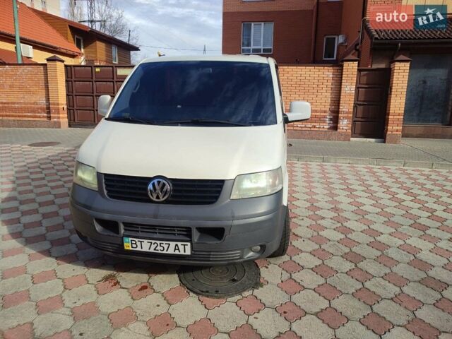 Білий Фольксваген Transporter, об'ємом двигуна 2.5 л та пробігом 344 тис. км за 11148 $, фото 1 на Automoto.ua