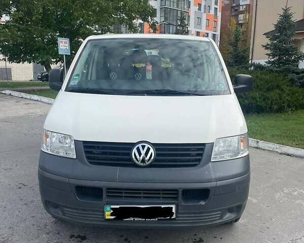 Белый Фольксваген Transporter, объемом двигателя 1.9 л и пробегом 201 тыс. км за 9700 $, фото 1 на Automoto.ua