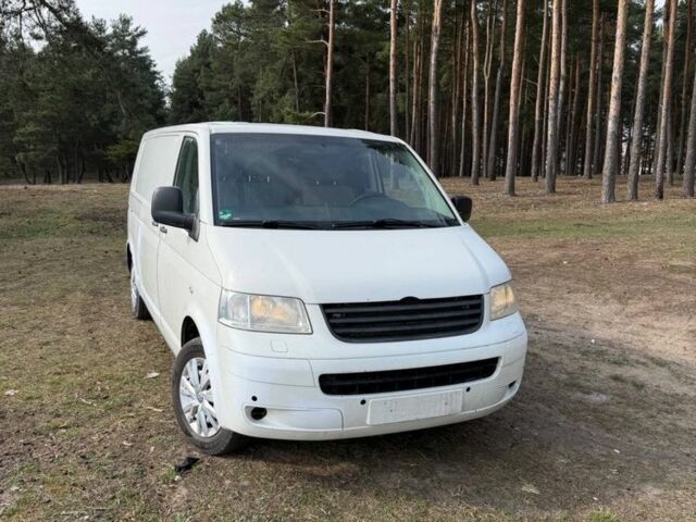 Белый Фольксваген Transporter, объемом двигателя 2.5 л и пробегом 350 тыс. км за 4150 $, фото 1 на Automoto.ua