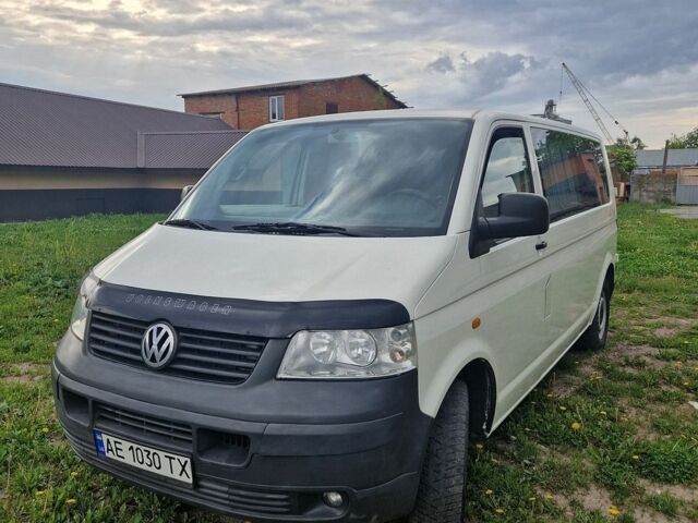 Білий Фольксваген Transporter, об'ємом двигуна 2.46 л та пробігом 370 тис. км за 9000 $, фото 1 на Automoto.ua