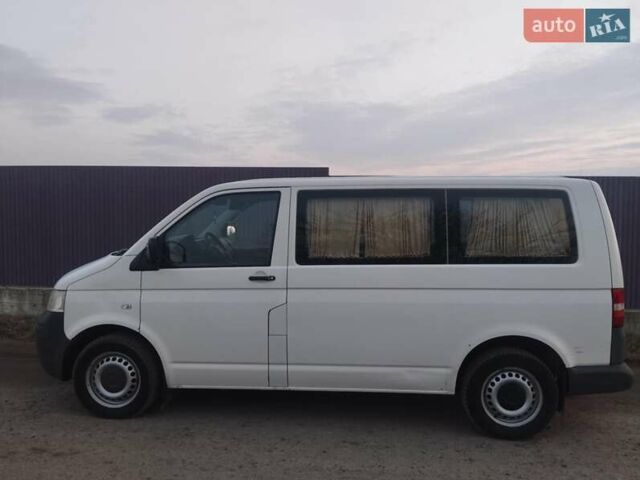 Білий Фольксваген Transporter, об'ємом двигуна 1.9 л та пробігом 330 тис. км за 8600 $, фото 1 на Automoto.ua