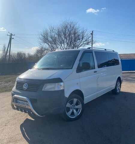 Білий Фольксваген Transporter, об'ємом двигуна 1.9 л та пробігом 319 тис. км за 10000 $, фото 1 на Automoto.ua