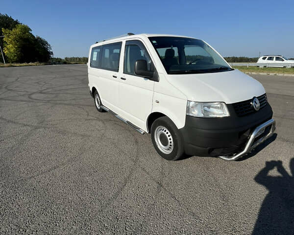 Білий Фольксваген Transporter, об'ємом двигуна 1.9 л та пробігом 350 тис. км за 9200 $, фото 1 на Automoto.ua