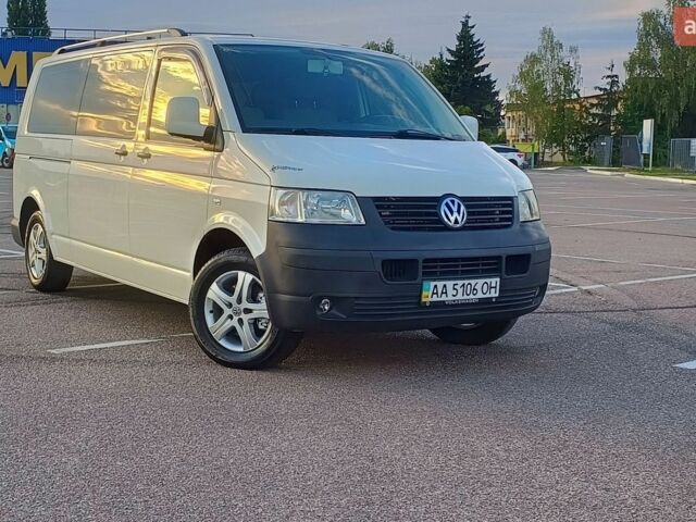 Білий Фольксваген Transporter, об'ємом двигуна 2.46 л та пробігом 320 тис. км за 10500 $, фото 1 на Automoto.ua
