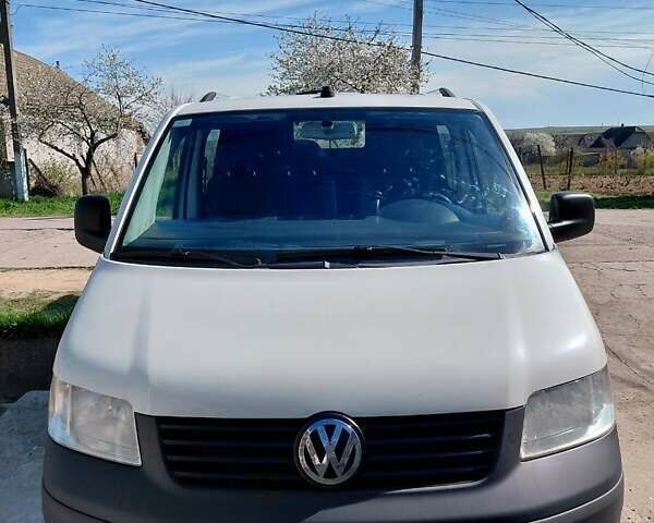 Белый Фольксваген Transporter, объемом двигателя 1.9 л и пробегом 380 тыс. км за 9000 $, фото 1 на Automoto.ua