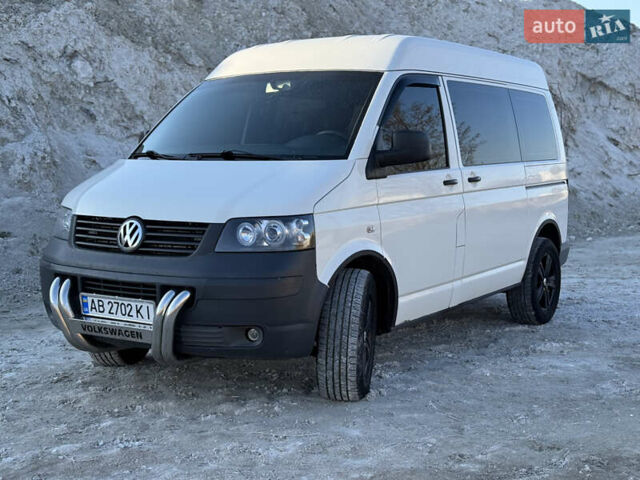 Белый Фольксваген Transporter, объемом двигателя 2.46 л и пробегом 300 тыс. км за 10500 $, фото 1 на Automoto.ua