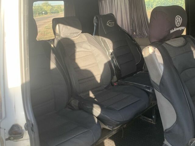 Білий Фольксваген Transporter, об'ємом двигуна 2.5 л та пробігом 243 тис. км за 6300 $, фото 1 на Automoto.ua