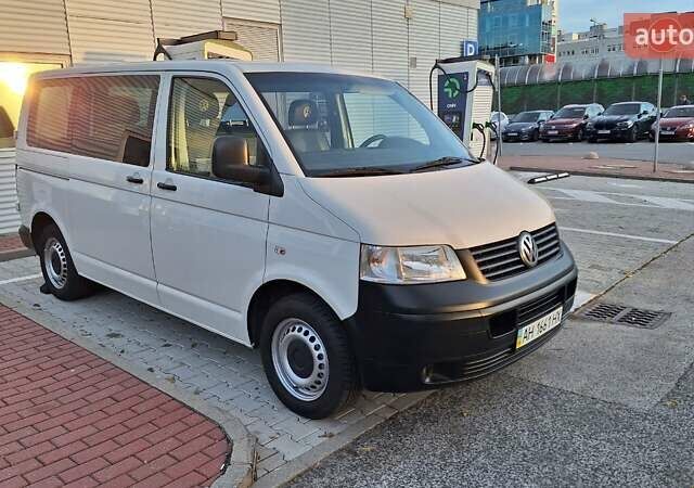 Белый Фольксваген Transporter, объемом двигателя 1.9 л и пробегом 242 тыс. км за 10700 $, фото 1 на Automoto.ua