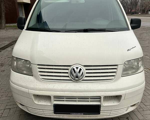 Белый Фольксваген Transporter, объемом двигателя 2.46 л и пробегом 250 тыс. км за 14400 $, фото 1 на Automoto.ua