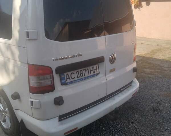 Білий Фольксваген Transporter, об'ємом двигуна 2 л та пробігом 230 тис. км за 13421 $, фото 1 на Automoto.ua