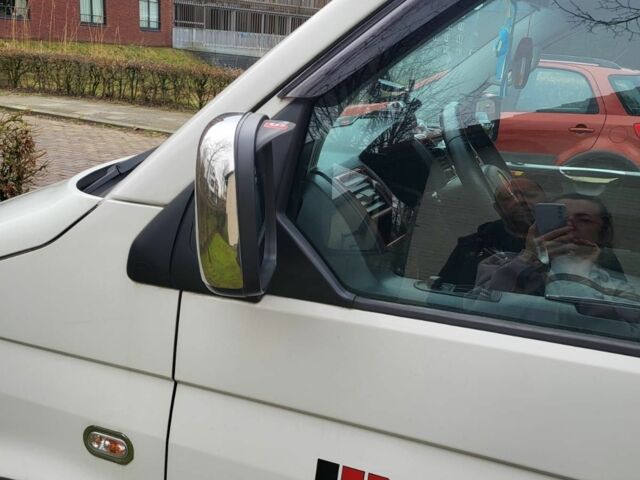 Білий Фольксваген Transporter, об'ємом двигуна 0 л та пробігом 300 тис. км за 10500 $, фото 1 на Automoto.ua