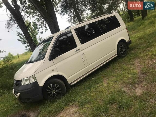 Белый Фольксваген Transporter, объемом двигателя 2.5 л и пробегом 185 тыс. км за 11500 $, фото 1 на Automoto.ua