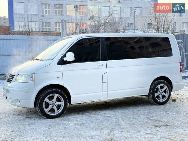 Білий Фольксваген Transporter, об'ємом двигуна 2.5 л та пробігом 330 тис. км за 10500 $, фото 1 на Automoto.ua