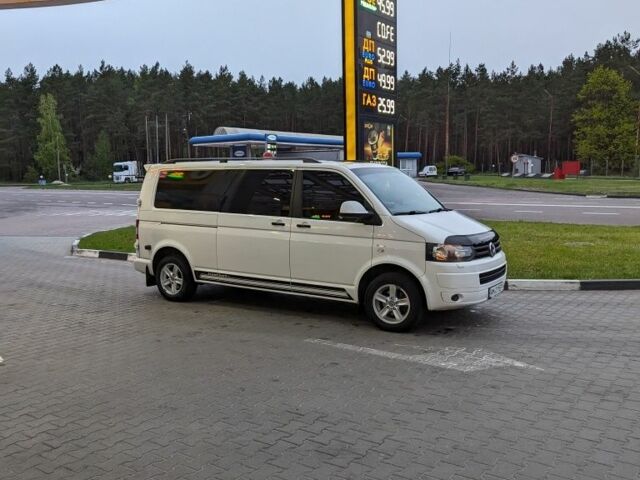 Білий Фольксваген Transporter, об'ємом двигуна 2 л та пробігом 230 тис. км за 11000 $, фото 1 на Automoto.ua