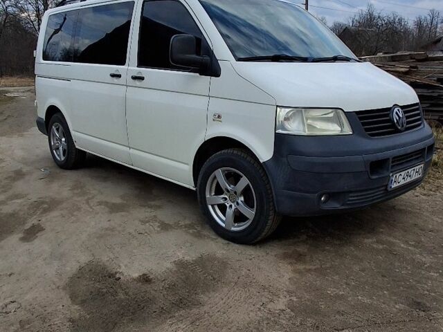 Білий Фольксваген Transporter, об'ємом двигуна 1.9 л та пробігом 297 тис. км за 9000 $, фото 1 на Automoto.ua
