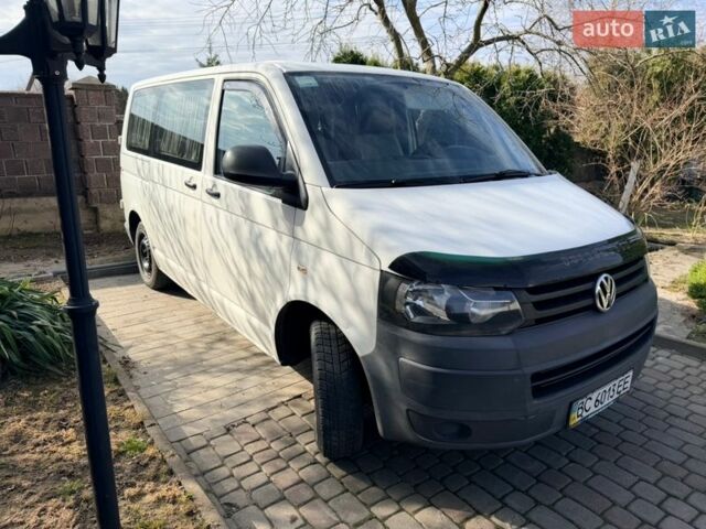 Белый Фольксваген Transporter, объемом двигателя 1.97 л и пробегом 245 тыс. км за 10999 $, фото 1 на Automoto.ua