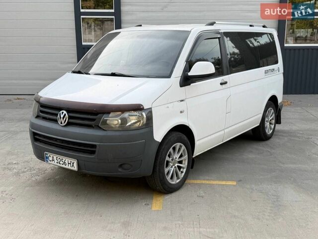 Білий Фольксваген Transporter, об'ємом двигуна 1.99 л та пробігом 321 тис. км за 10500 $, фото 1 на Automoto.ua