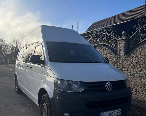 Белый Фольксваген Transporter, объемом двигателя 2 л и пробегом 370 тыс. км за 11000 $, фото 1 на Automoto.ua