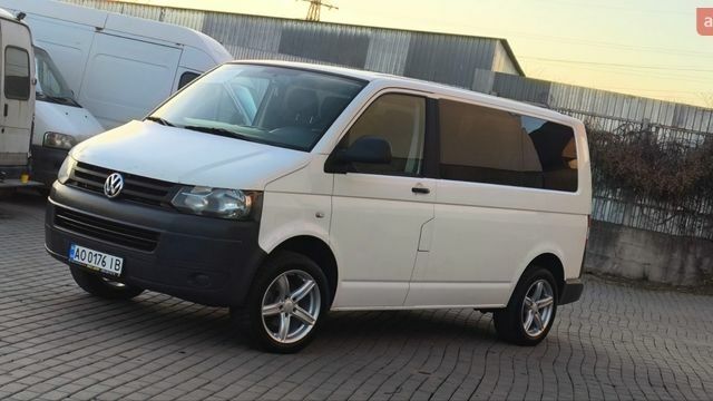 Білий Фольксваген Transporter, об'ємом двигуна 2 л та пробігом 364 тис. км за 11500 $, фото 1 на Automoto.ua