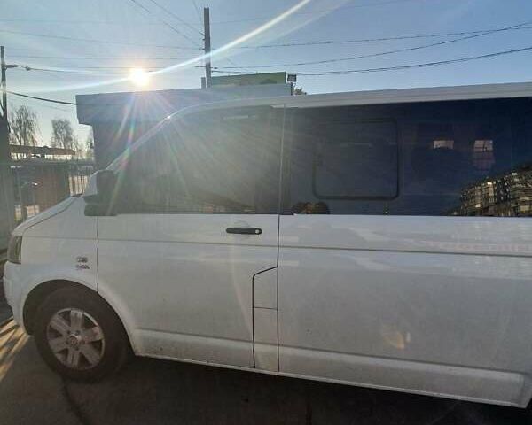 Белый Фольксваген Transporter, объемом двигателя 2 л и пробегом 247 тыс. км за 17350 $, фото 1 на Automoto.ua