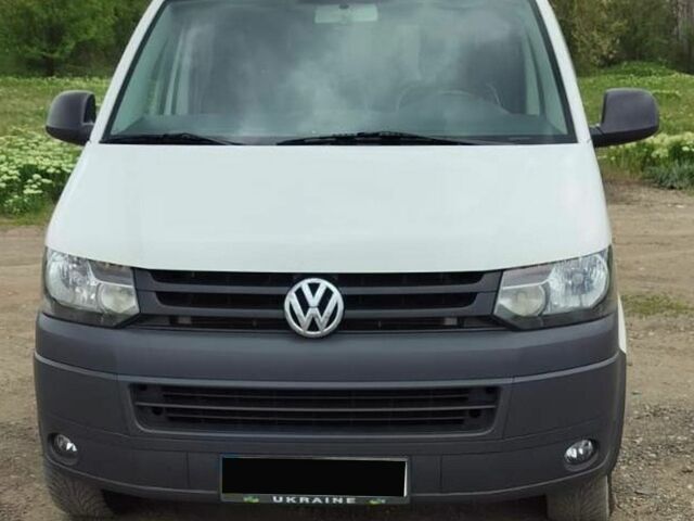 Білий Фольксваген Transporter, об'ємом двигуна 1.9 л та пробігом 130 тис. км за 17000 $, фото 1 на Automoto.ua