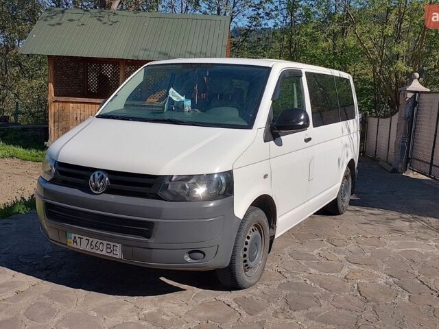 Белый Фольксваген Transporter, объемом двигателя 2 л и пробегом 171 тыс. км за 17999 $, фото 1 на Automoto.ua