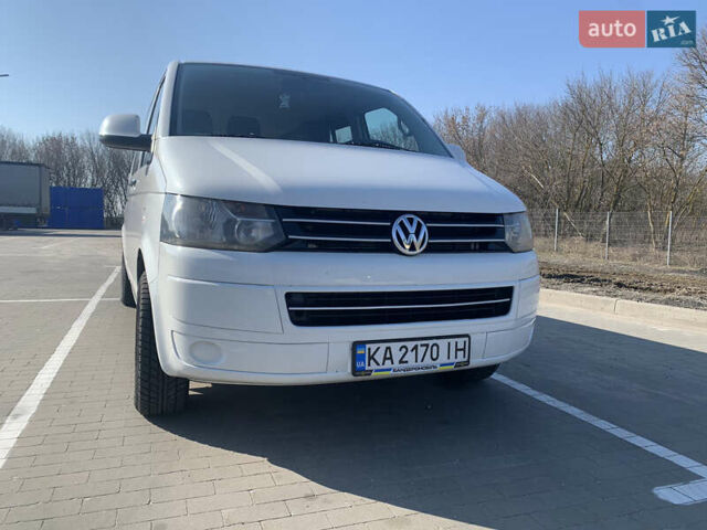 Білий Фольксваген Transporter, об'ємом двигуна 2 л та пробігом 320 тис. км за 14000 $, фото 1 на Automoto.ua