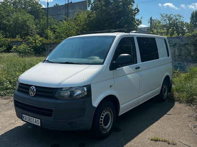 Белый Фольксваген Transporter, объемом двигателя 2 л и пробегом 362 тыс. км за 12000 $, фото 1 на Automoto.ua
