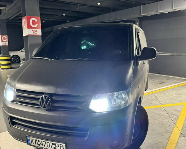Білий Фольксваген Transporter, об'ємом двигуна 2 л та пробігом 390 тис. км за 12600 $, фото 1 на Automoto.ua