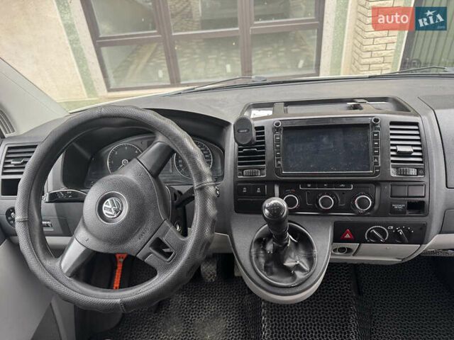Білий Фольксваген Transporter, об'ємом двигуна 2 л та пробігом 600 тис. км за 12500 $, фото 1 на Automoto.ua