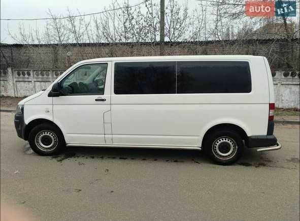 Белый Фольксваген Transporter, объемом двигателя 2 л и пробегом 292 тыс. км за 15000 $, фото 1 на Automoto.ua