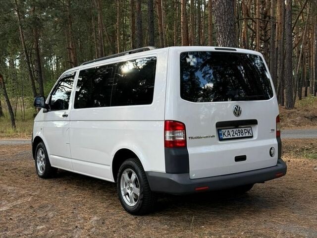 Белый Фольксваген Transporter, объемом двигателя 2 л и пробегом 324 тыс. км за 16300 $, фото 1 на Automoto.ua