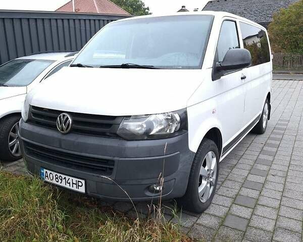 Белый Фольксваген Transporter, объемом двигателя 2 л и пробегом 208 тыс. км за 17554 $, фото 1 на Automoto.ua