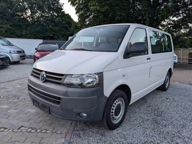Белый Фольксваген Transporter, объемом двигателя 2 л и пробегом 172 тыс. км за 11040 $, фото 1 на Automoto.ua