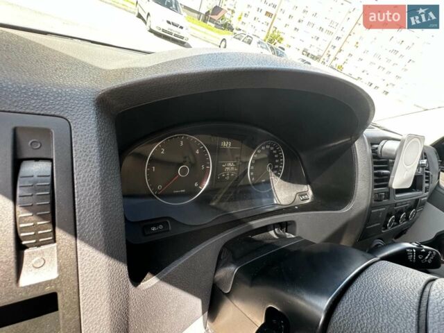 Білий Фольксваген Transporter, об'ємом двигуна 1.97 л та пробігом 290 тис. км за 15000 $, фото 1 на Automoto.ua