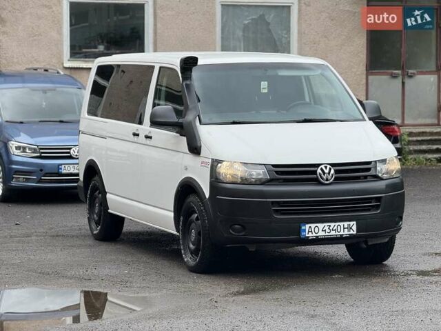 Белый Фольксваген Transporter, объемом двигателя 2 л и пробегом 208 тыс. км за 22400 $, фото 1 на Automoto.ua