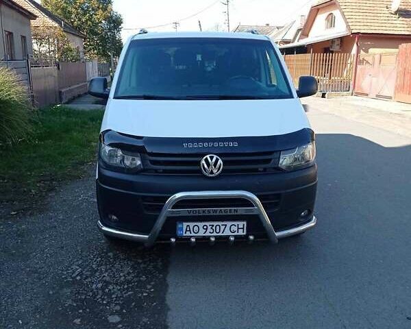 Белый Фольксваген Transporter, объемом двигателя 1.97 л и пробегом 300 тыс. км за 13600 $, фото 1 на Automoto.ua
