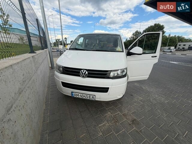 Білий Фольксваген Transporter, об'ємом двигуна 2 л та пробігом 270 тис. км за 14000 $, фото 1 на Automoto.ua
